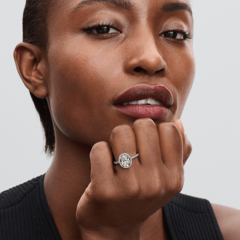 Anillo Halo Ovalado Brillante Plateado - Charms Factory